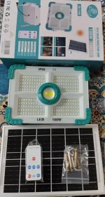 Spot à Énergie Solaire - Unité Séparée - Télécommande - 100 W – Image 8