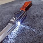 Couteau pliant portable multifonction avec torche adapté au transport quotidien et au camping en plein air – Image 11