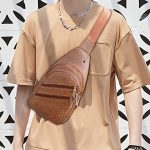 Sac à Bandoulière Multifonction Tondeuse en Cuir PU Souple et Imperméable Pour Homme  Avec Trou Pour Écouteurs - Beige – Image 3