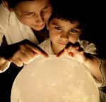 Motif Gaufré De Lune Éclairée - Lumière LED - Contrôle Tactile - Rechargeable - 7 Couleur - Avec Crochet - Télécommande – Image 6