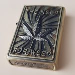 Coffret Briquet De Luxe Métallique 3D Avec Filtre à Cigarette à Tabac Réutilisable Et Recharge De Liquide - NEED FOR WEED – Image 8