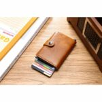 Mini Portefeuille Intelligent À Trois Volets -  Fibre de Carbone et Cuir - 5 cartes - 3 Compartiments Pour Billets - Beige – Image 5