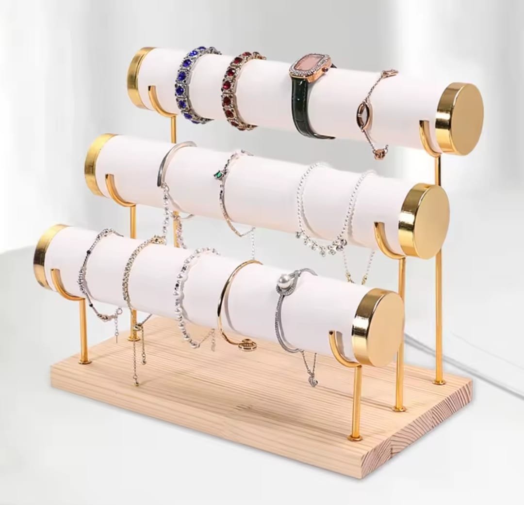 IMG-20250812-WA0080.jpg Présentoir à Bracelets 3 pieces - Présentoir à Montres et Bijoux Pour Magasins et Maisons – Image 1