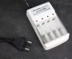 Chargeur De Piles Rechargeables AA/AAA NI-MH/NI-CD - 4 PCS – Image 3