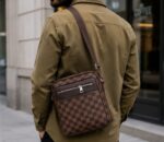 Sac Bandoulière Élégant Pour Homme À Motif À Carreaux – Multiples Poches Et Bandoulière Réglable – Image 6